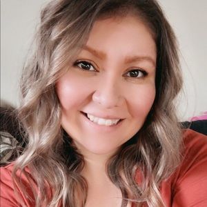 Meet your Posher, Courtney